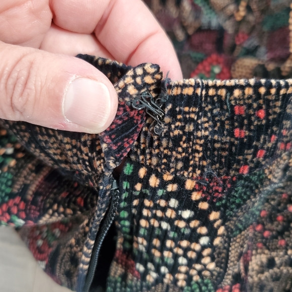 Vintage high waisted corduroy midi skirt - Picture 10 of 10